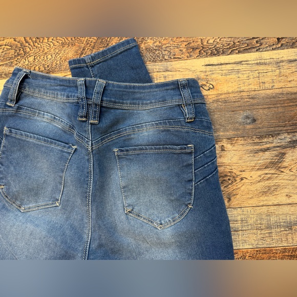 Fashion Nova Jeans | Blue | Size 7 - Picture 7 of 9
